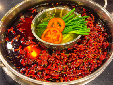 重慶火鍋底料廠家，吃火鍋所必須要注意的