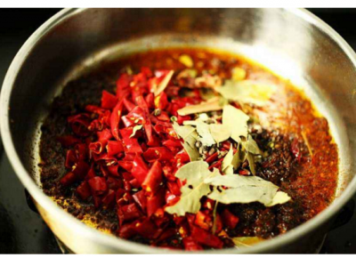 重慶火鍋底料供應(yīng)商如何進行產(chǎn)品優(yōu)化？