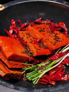 紅油火鍋底料，選購時(shí)有哪些易被忽視的要點(diǎn)？