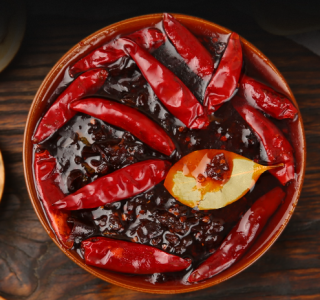 不同火鍋底料味差異大？重慶廠家揭秘！