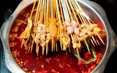 重慶串串香美味秘訣何在？批發(fā)為何重要？