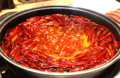 火鍋店的紅油究竟有何獨(dú)特魅力？其售價(jià)又該如何定奪？