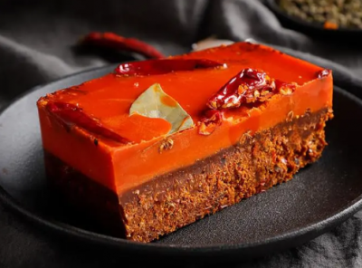 重慶老火鍋紅油底料，辣而不燥，究竟是何等滋味讓人回味無窮？