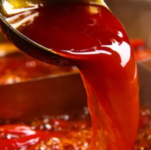 揭秘！挑選火鍋底料專業(yè)廠家時常見的四大誤區(qū)是什么？