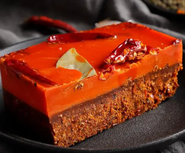 火鍋為何鐘愛紅油？加工奧秘何在？