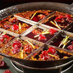 揭秘：火鍋店牛油紅油，有何獨(dú)特風(fēng)味秘密？